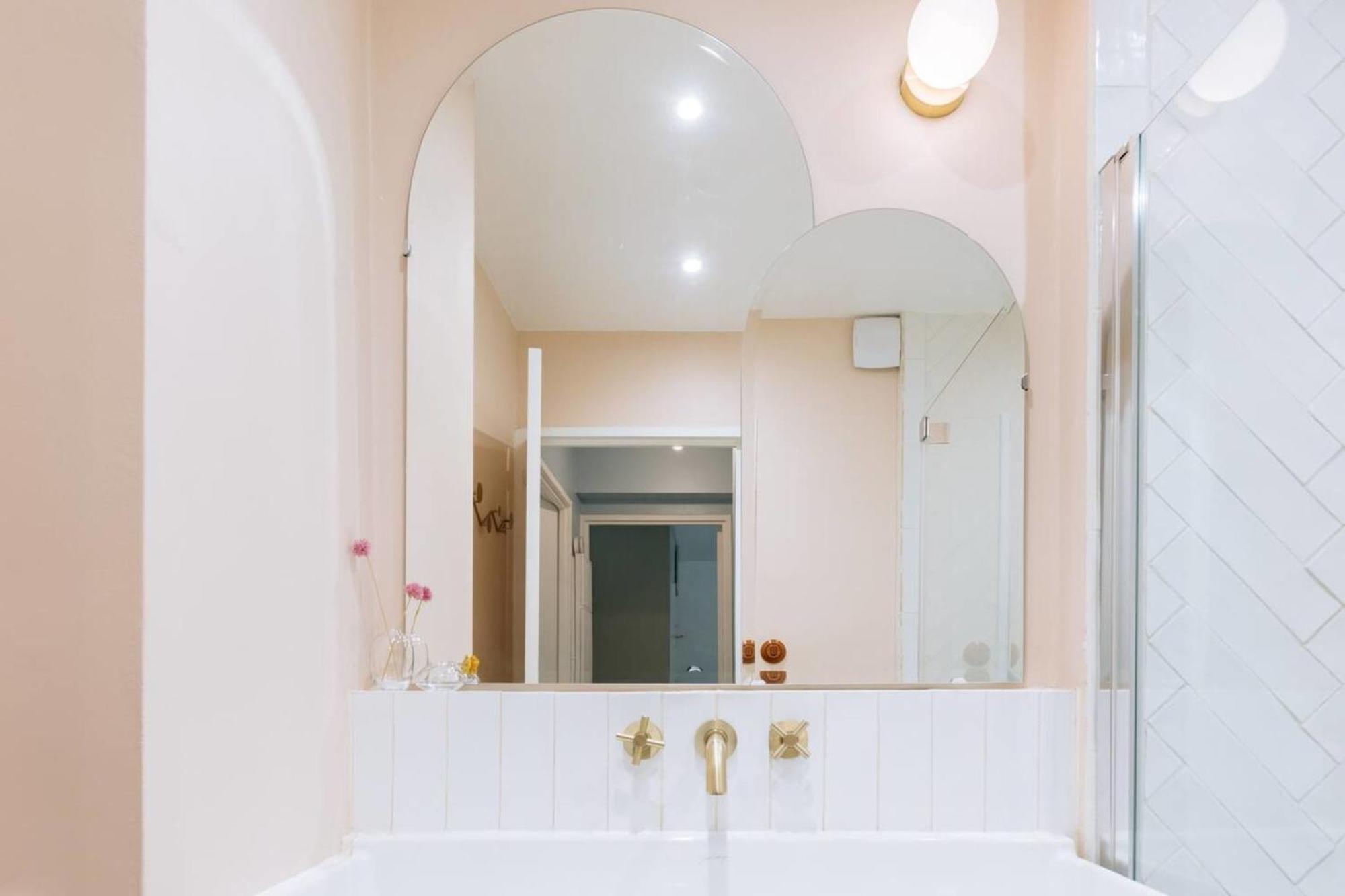 Flexliving - Beautiful 3-room With Living - 18th * Parigi